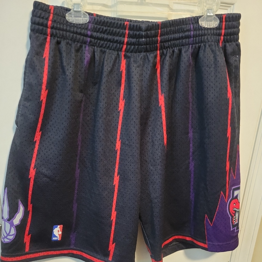 VGT Mitchell & Ness Toronto Raptures Shorts XL Mens 1998-99 Hardware Classics